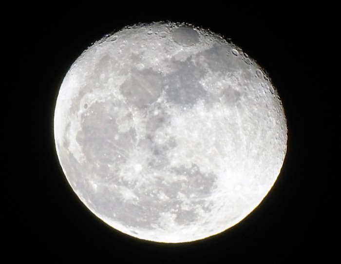 moon.jpg