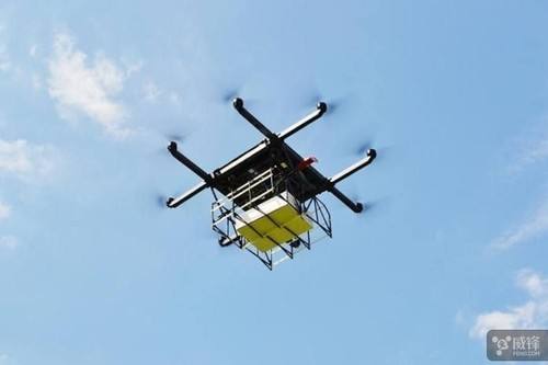 无人机空投外卖 外卖不让进校园?店家万元购进无人机