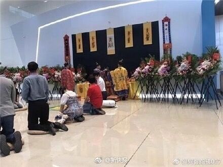 对此，TechWeb向B站官方求证，截至发稿，对方暂未给出回应。不过，据AI财经社消息，B站对请道士作法一事并不知情，但确认将在明后天搬家，新址在上海五角场附近。