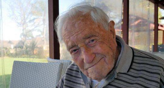 大卫·古德虽然已经103岁了,但他仍然坚持上班。