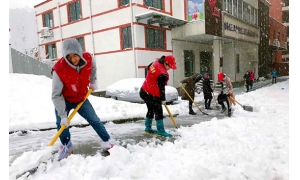 麦当劳官微：员工凿冰是用于餐厅保洁 并非用于