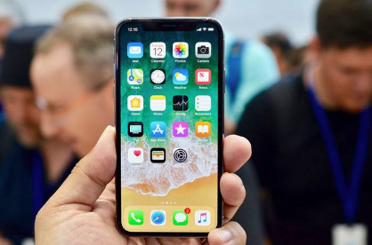 从头上到脚，iPhone X真的甩了业界一个身位