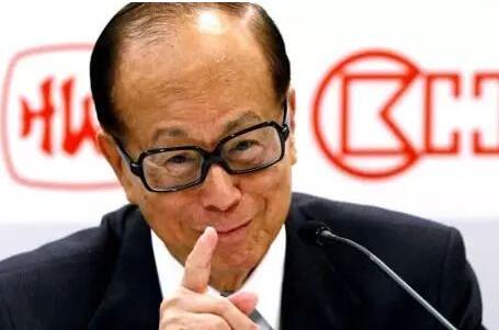 90岁香港首富李嘉诚宣布退休 长子接管其商业帝国