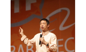 阿里巴巴CTO情商太高了！看他怎么机智应对主持
