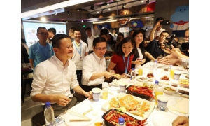 除了花95亿美金买下饿了么，阿里还买了万达股票