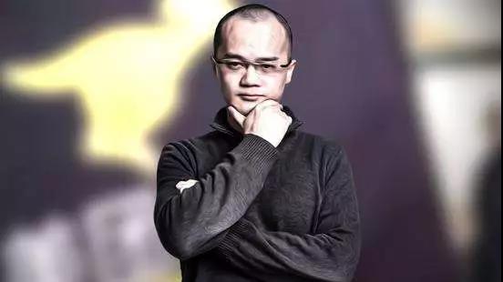 美团创始人兼董事长王兴则认为，“摩拜是少有的中国原创，是难得的有设计感的品牌，有着巨大的社会价值，将和美团一起开创更辉煌的未来。”