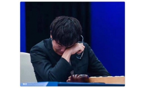 柯洁战我国围棋人工智能“星阵” 遗憾投子