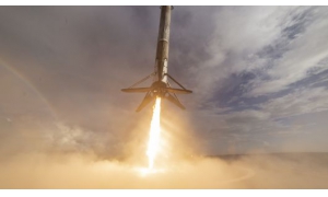 SpaceX再破纪录 马斯克连发六推一箭64星堆叠似圣