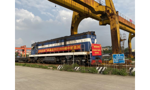 笛鸣声声出武汉 运载希望助复