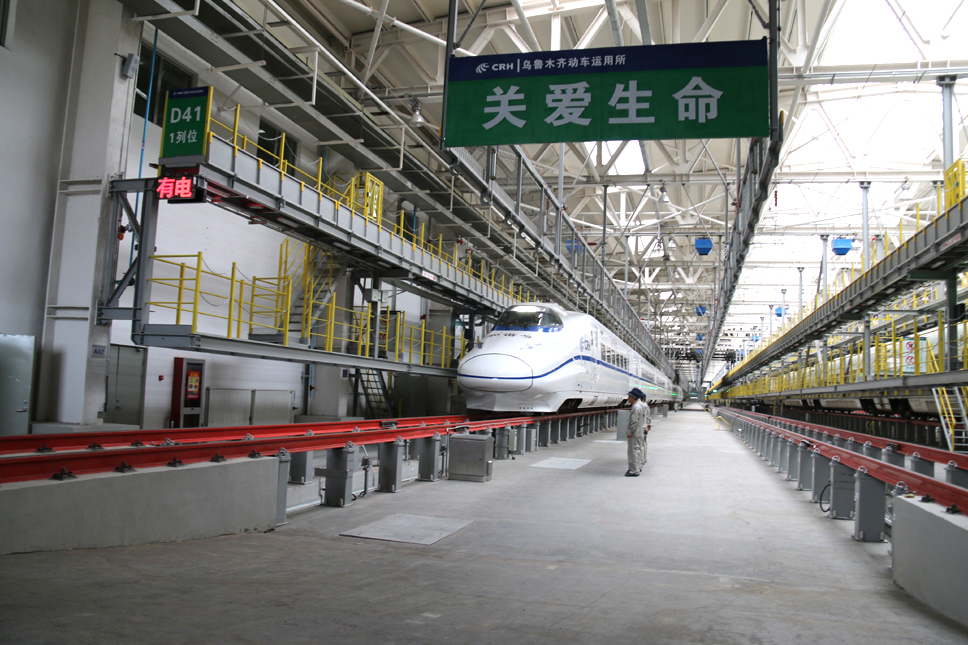 6月3日，兰新铁路第二双线新疆段开始联调联试，标志着这一铁路运营进入倒计时。