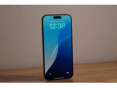 iPhone 17充电功率“原地踏步”，安卓旗舰快充差