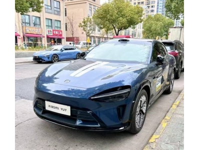 小米YU7真容曝光：蓝色车身科技感爆棚，细节设