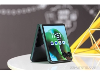 moto razr 60系列来袭：钛合金转轴+骁龙8至尊版，小