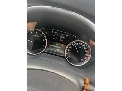 15万级混动轿车：都市通勤经济之选，舒适与智慧