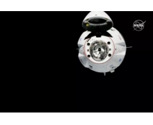 SpaceX 的「龙」货运飞船与国际空间站安全实现自