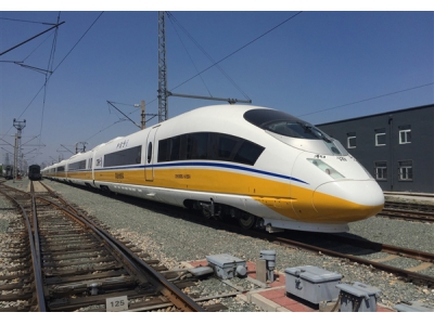 中国铁路上半年营收5794亿元 发送旅客创历史新高