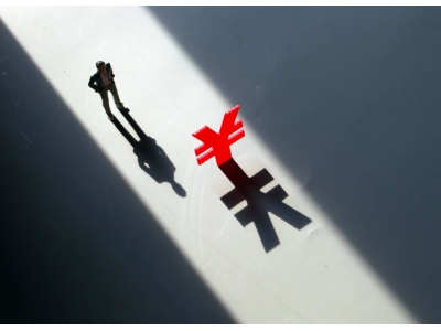 雅戈尔接手银泰，宁波“股神”能否盘活传统零