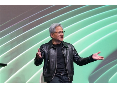 黄仁勋：中国市场AI芯片收入为零 美国考虑允许