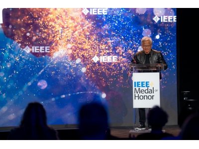黄仁勋获2026年IEEE荣誉奖章