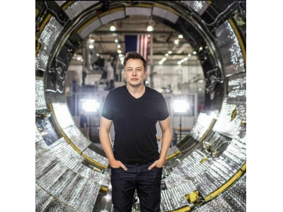 马斯克宣布特斯拉将在20年内实现月球建厂