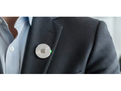 苹果首款AI胸针曝光 扁平圆盘设计 双摄三麦克风