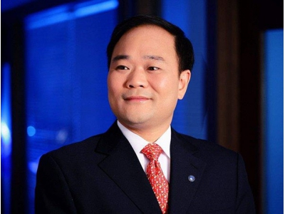吉利汽车换帅：李书福转任荣誉主席，安聪慧出