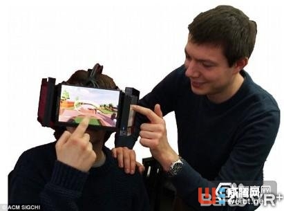你见过这样奇葩的VR头显吗?为互动操碎了心……
