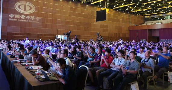 华云CTO郑军:着眼云未来 做企业背后的力量