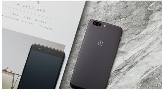 万人排队买手机,这款精品手机令一众国人感到骄傲