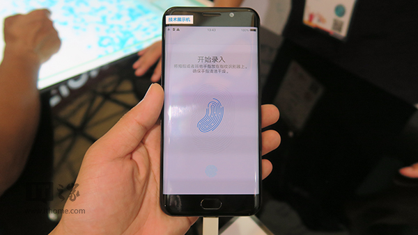 屏下指纹识别手机即将成为现实?三星员工:年内无法量产