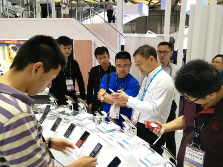 科技关爱全家生活,守护宝智能家庭生态点亮世界移动大会2017